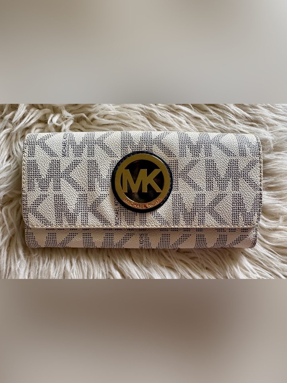 Michael Kors Vanilla Signature MK Logo Fulton Flap Continental Wallet Clutch EUC - Picture 15 of 16